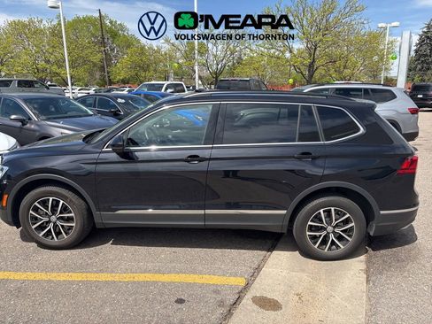 Used 2021 Volkswagen Tiguan SE w/ Panoramic Sunroof Package image 2