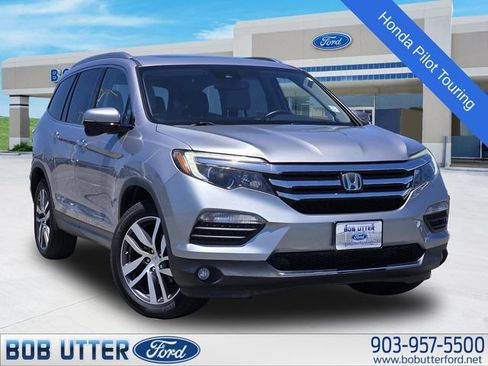 Used 2018 Honda Pilot Touring image 1
