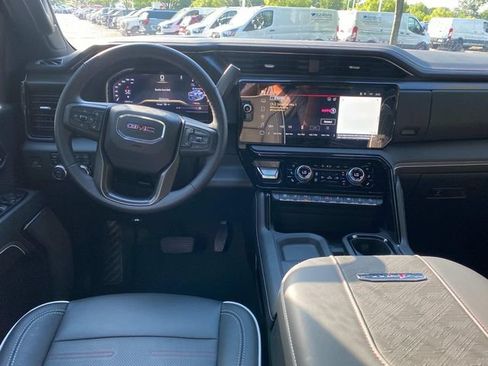 Used 2024 GMC Sierra 2500 AT4X w/ AT4X AEV Edition AWD/4WD image 8