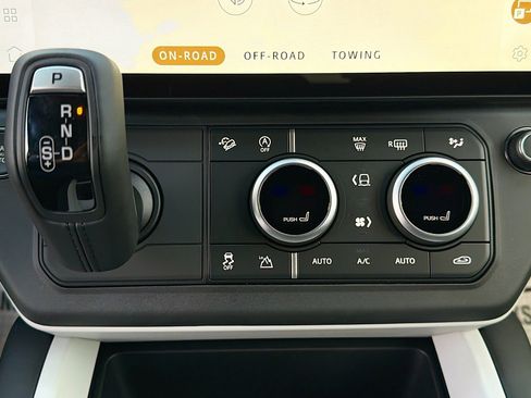 New 2026 Land Rover Defender 110 S image 33