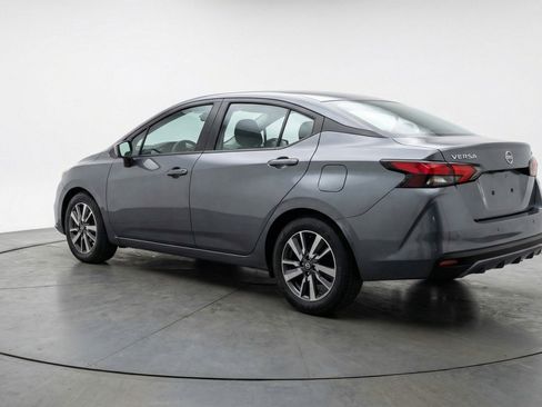 Used 2025 Nissan Versa SV image 6