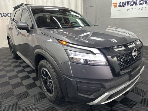 Used 2025 Nissan Pathfinder Rock Creek AWD/4WD image 3