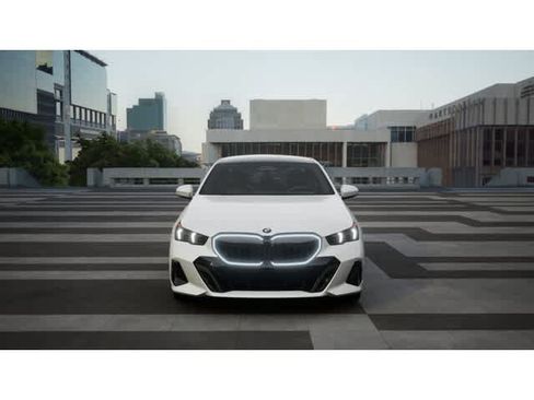 New 2026 BMW 550e xDrive 550e xDrive w/ Executive Package image 3