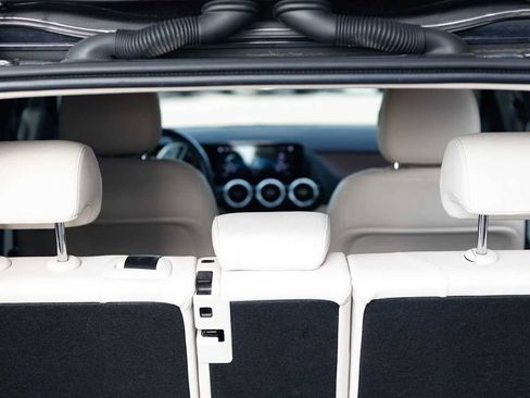 Certified 2022 Mercedes-Benz GLA 250 4MATIC image 28