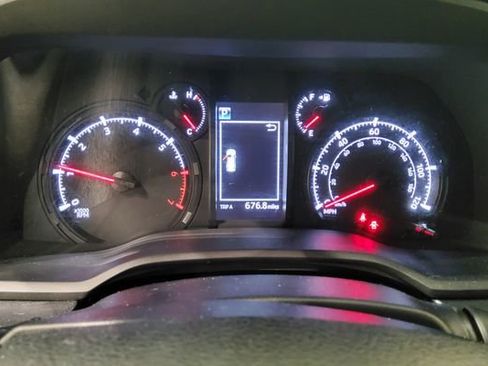 Used 2020 Toyota 4Runner SR5 AWD/4WD image 27
