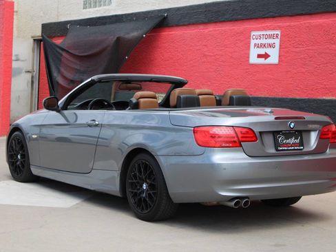Used 2011 BMW 328i Convertible image 8