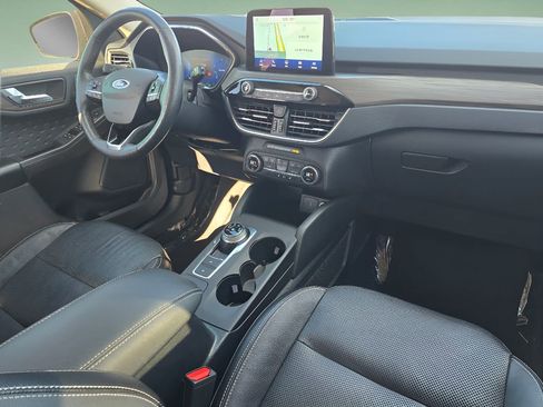 Used 2020 Ford Escape Titanium image 27