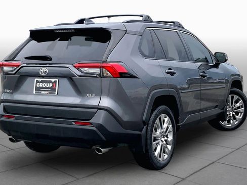 Used 2021 Toyota RAV4 XLE Premium FWD image 13