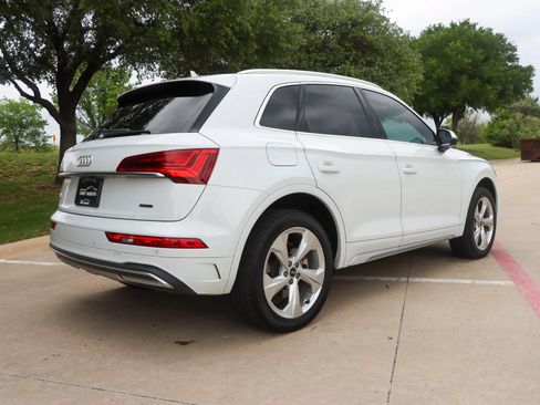 Used 2021 Audi Q5 2.0T Premium Plus w/ Premium Plus Package AWD/4WD image 7