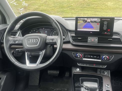 Used 2023 Audi Q5 2.0T Premium w/ Convenience Package AWD/4WD image 13