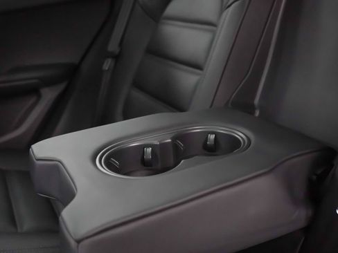 Certified 2026 Porsche Macan AWD/4WD image 19