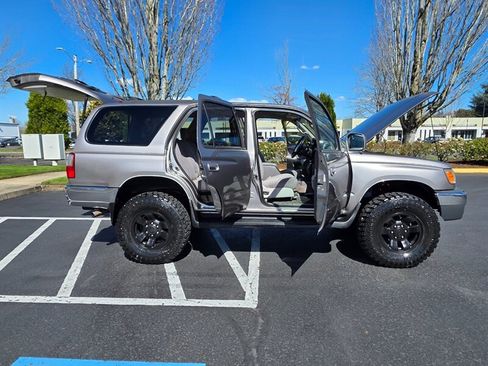 Used 2001 Toyota 4Runner SR5 image 24
