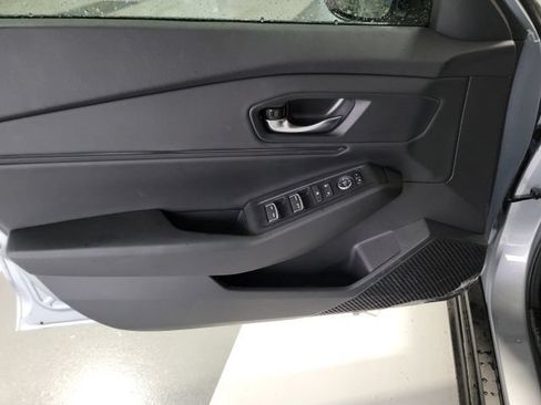 Used 2025 Honda Accord SE image 11
