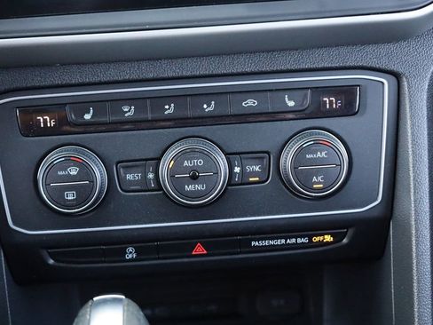 Used 2021 Volkswagen Atlas SE image 42