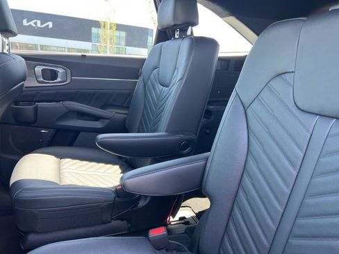 Certified 2024 Kia Sorento SX Prestige AWD/4WD image 38