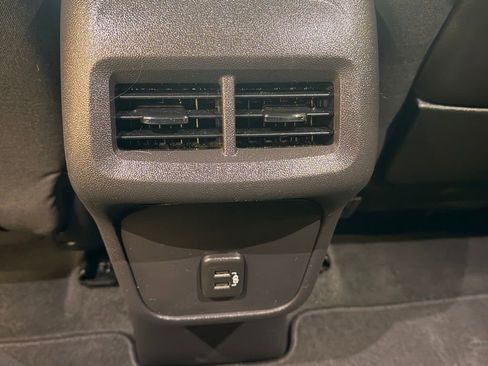 Used 2024 GMC Terrain SLE image 16