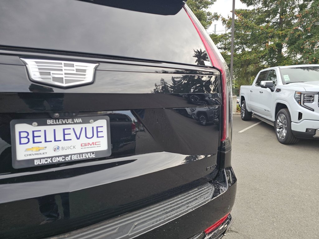 Used 2024 Cadillac Escalade ESV Sport Platinum w/ Heavy-Duty Trailer Package AWD/4WD image 17