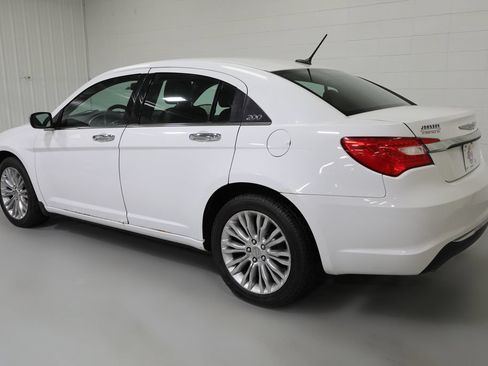 Used 2012 Chrysler 200 Limited FWD image 16