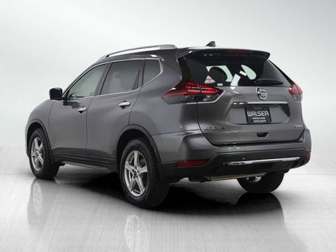 Used 2019 Nissan Rogue SV w/ Sun & Sound Touring Package image 3