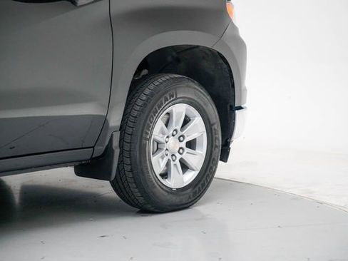 Used 2025 Chevrolet Silverado 1500 LT image 7