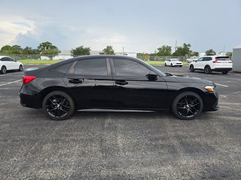 Used 2023 Honda Civic Sport image 3