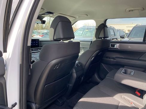 Used 2025 Hyundai Santa Fe SE FWD image 26