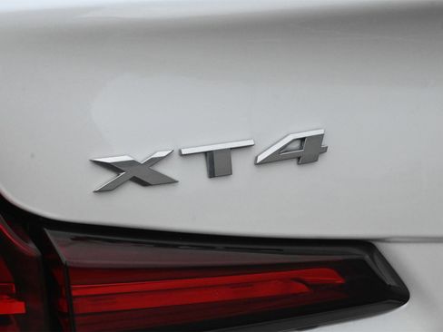 Certified 2024 Cadillac XT4 Luxury w/ Cold Weather Package image 21