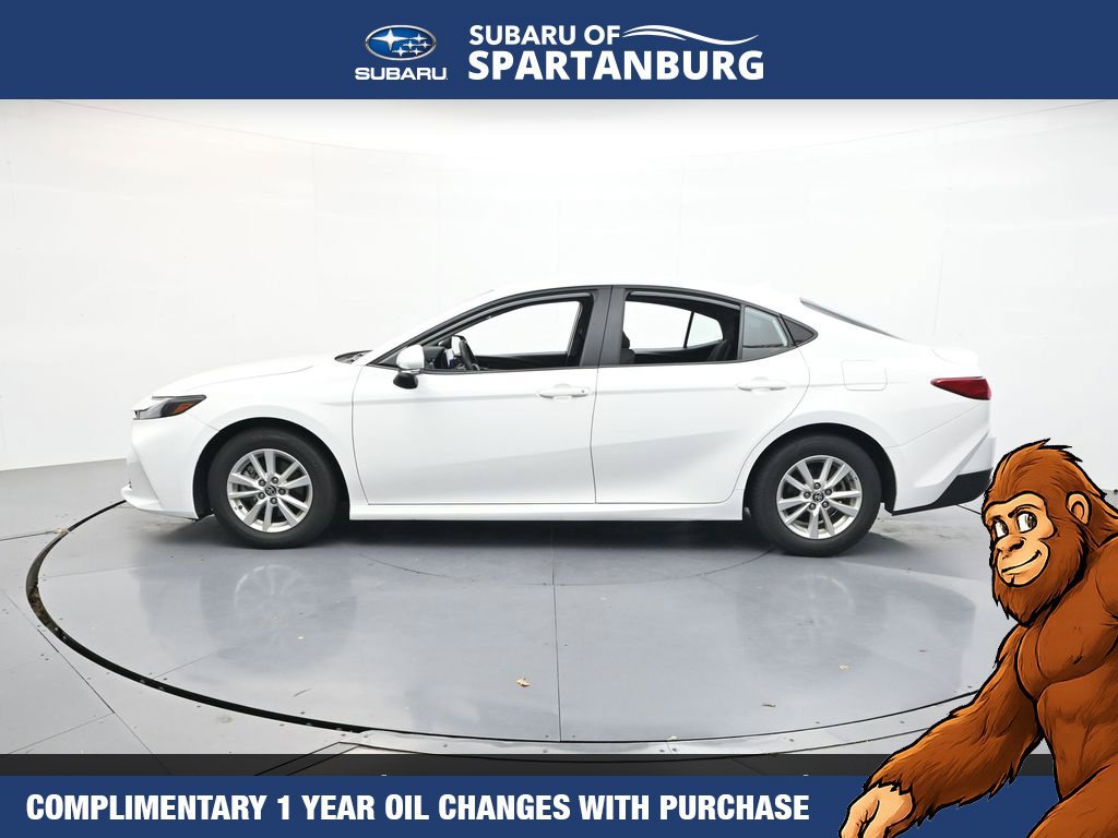 Used 2025 Toyota Camry LE FWD image 4