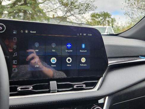 New 2025 Chevrolet Equinox LT w/ Convenience Package II image 17