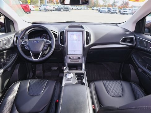 Used 2024 Ford Edge Titanium image 14