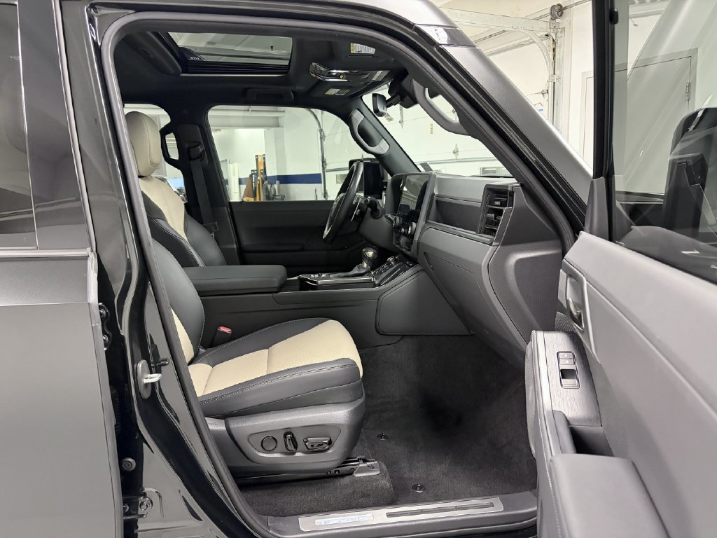 Used 2024 Lexus GX 550 AWD/4WD image 17