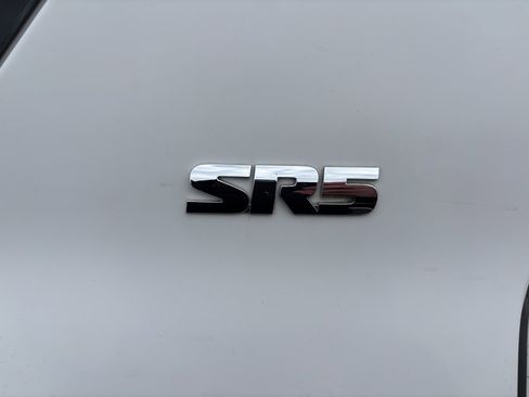 Used 2016 Toyota 4Runner SR5 image 6