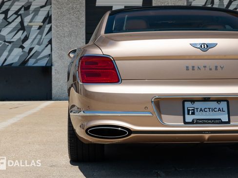 Used 2022 Bentley Flying Spur W12 image 15