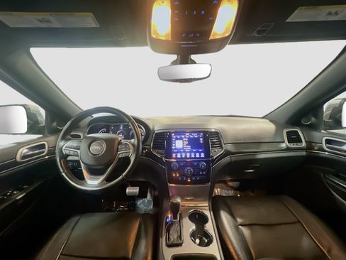 Used 2020 Jeep Grand Cherokee Limited w/ Luxury Group II RWD image 17