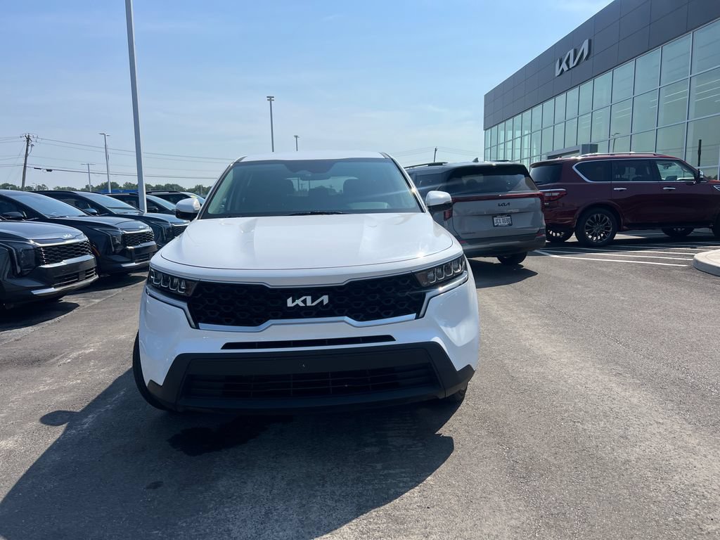 Certified 2023 Kia Sorento LX AWD/4WD image 9