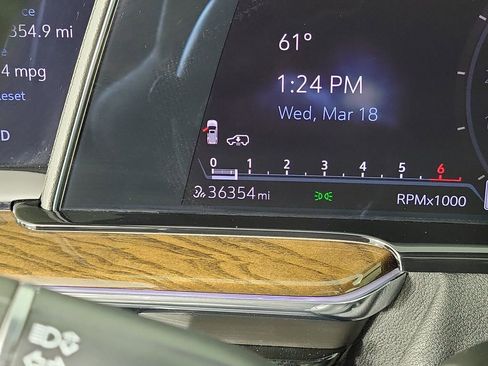 Certified 2023 Cadillac Escalade ESV Premium Luxury Platinum AWD/4WD image 26