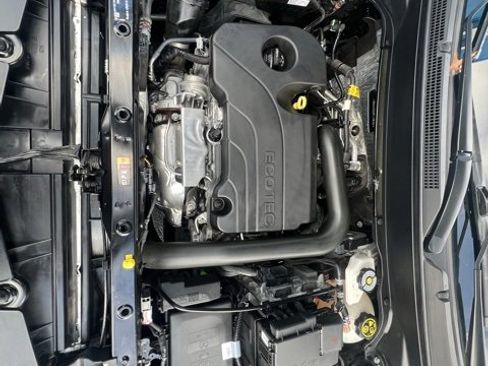 Used 2023 Chevrolet Equinox LT image 45