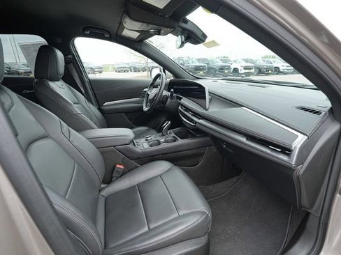 Used 2025 Cadillac XT4 Premium Luxury AWD/4WD image 23