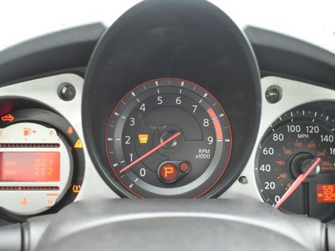 Used 2010 Nissan 370Z Touring w/ Sport Pkg RWD image 21
