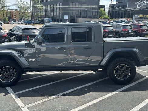 Used 2020 Jeep Gladiator Overland w/ Popular Equipment Package AWD/4WD image 6