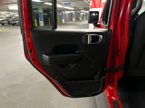 Used 2021 Jeep Wrangler Unlimited Sport image 15