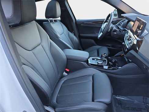 Used 2024 BMW X4 xDrive30i w/ Parking Assistance Package image 12