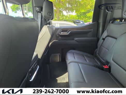 Used 2025 Chevrolet Silverado 1500 High Country w/ Midnight Edition AWD/4WD image 9
