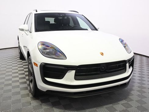 Used 2022 Porsche Macan AWD/4WD image 9