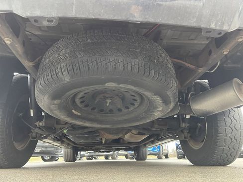 Used 2014 Chevrolet Suburban LT image 22