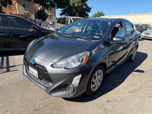 Used 2015 Toyota Prius C Three FWD image 1