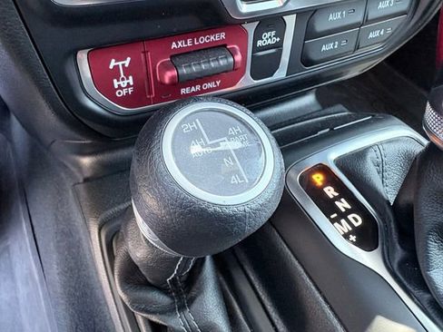 Used 2024 Jeep Wrangler Unlimited AWD/4WD image 21