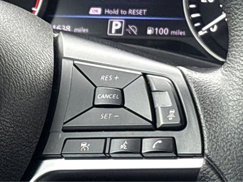Used 2024 Nissan Sentra SV FWD image 11