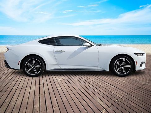 Used 2024 Ford Mustang Coupe RWD image 7
