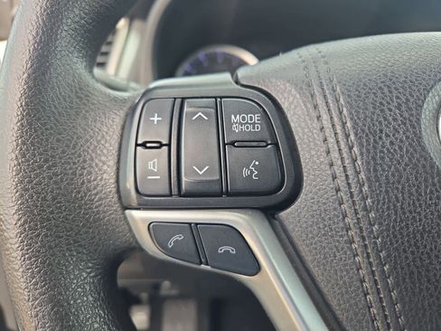 Used 2019 Toyota Highlander LE image 22